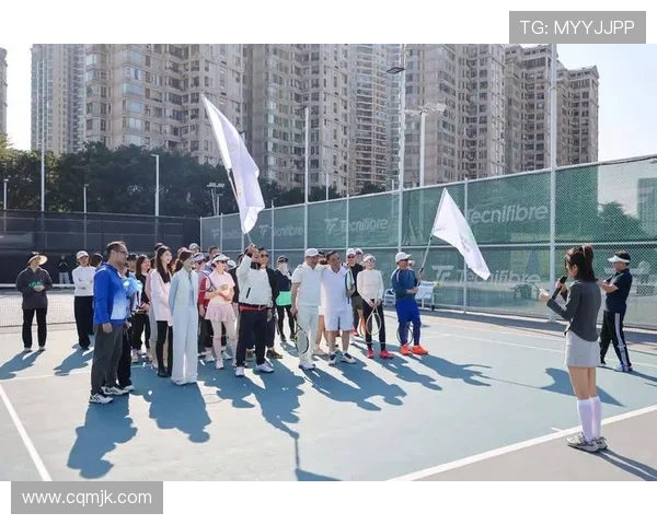 上海网球队在世界锦标赛中的团队协作展现与战术分析